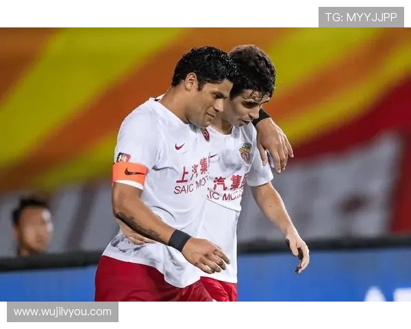 回来吧！31岁“小奥斯卡”再回上海：曾表态想重返中国踢球！